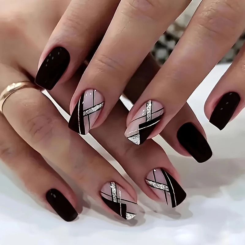 Nail Art Simple - 24 Adet Kare Siyah Kısa Kaplama
