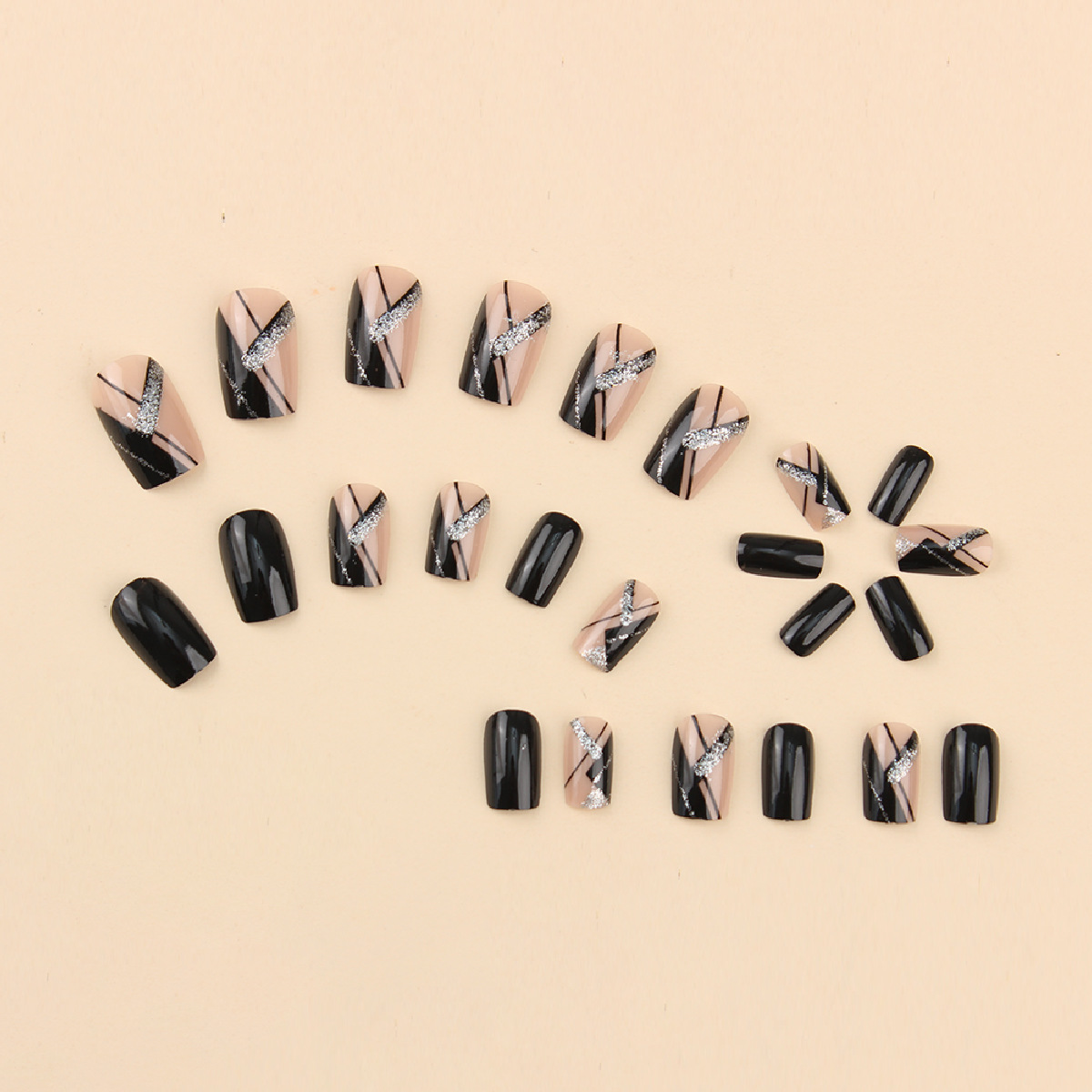 24 Adet Kare Siyah Kısa Kaplam - Nail Art Simple incelemesi ve fiyatı